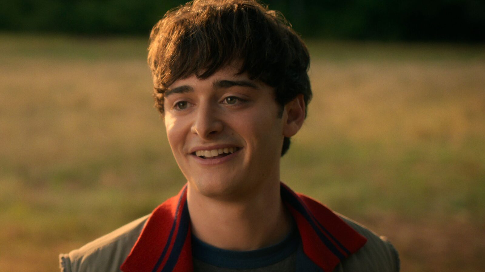 Perché il cambio di attrice di holly wheelers in stranger things stagione 5 è una scelta logica