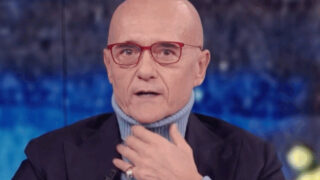 Alfonso Signorini sceglie inaspettatamente dopo lo scandalo