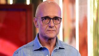 Alfonso signorini lascia mediaset le ultime novità dopo le accuse di fabrizio corona
