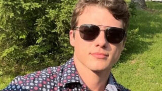 Attore morto a 31 anni dolore e lutto tra fan e colleghi