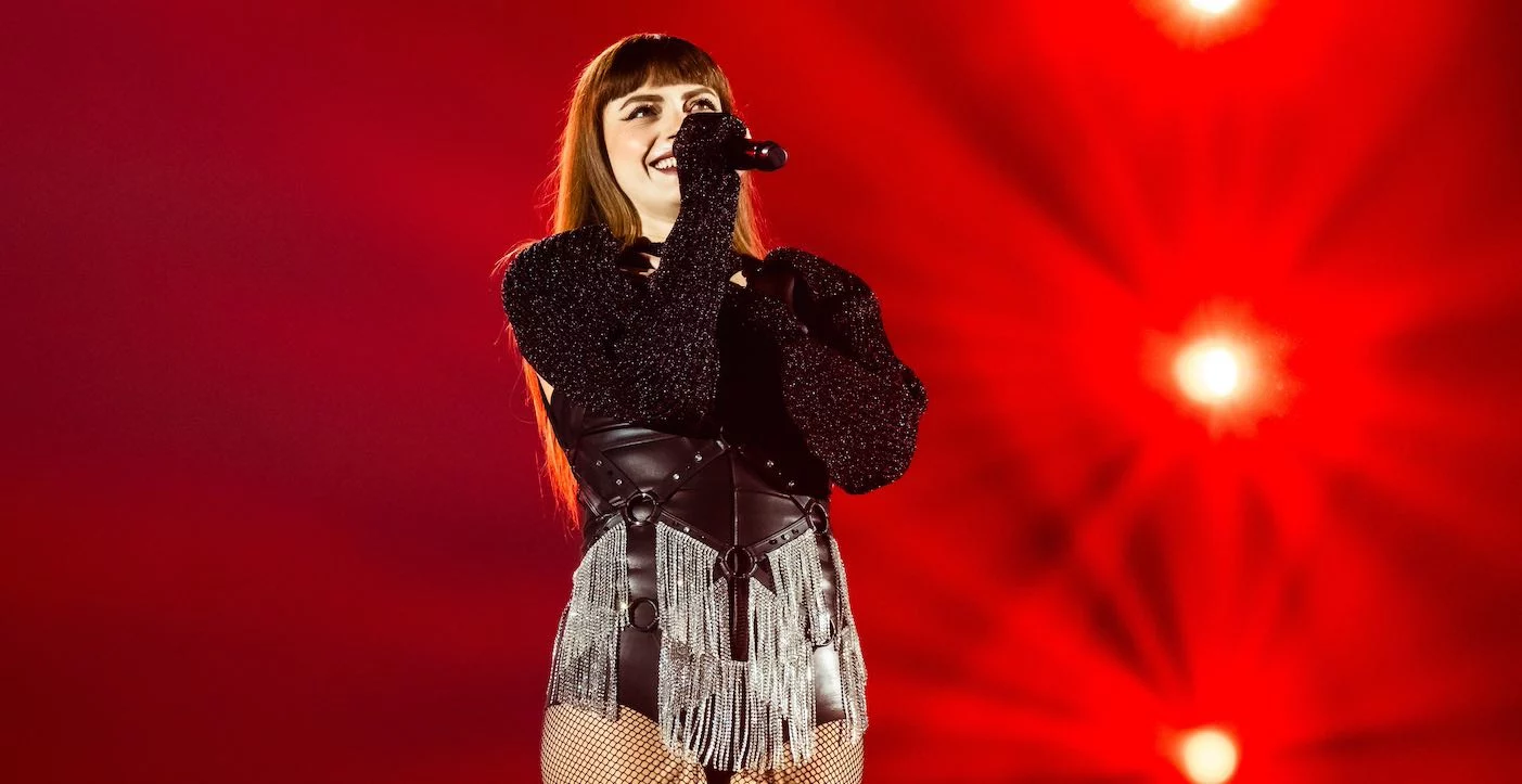 annalisa fuoco conquista il disco d8217oro da Jumptheshark.it annalisa fuoco conquista il disco d8217oro