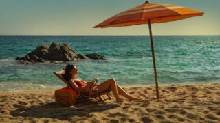 Persone che incontriamo in vacanza: trailer dell’adattamento Netflix con Tom Blyth ed Emily Bader