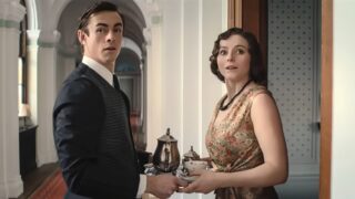 Fackham hall star sulla sceneggiatura divertente e storia d’amore proibita