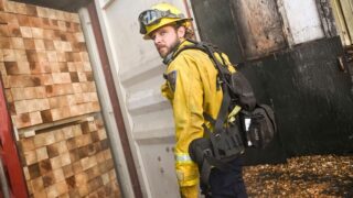 Fire country showrunner suggerisce una possibile storia d’amore per bode nella stagione 4