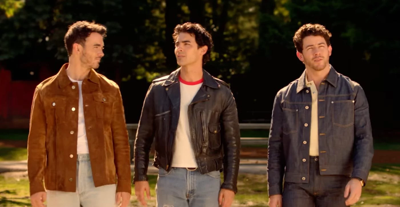 Camp rock 3 teaser trailer dei jonas brothers il ritorno delle star della musica Camp rock 3 teaser trailer dei jonas brothers il ritorno delle star della musica