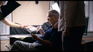 Cover-up recensione come i media ingannano sotto la lente in documentario su seymour hersh