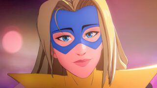 Blonde blazer dispatch sorprende e delizia con stile naturale