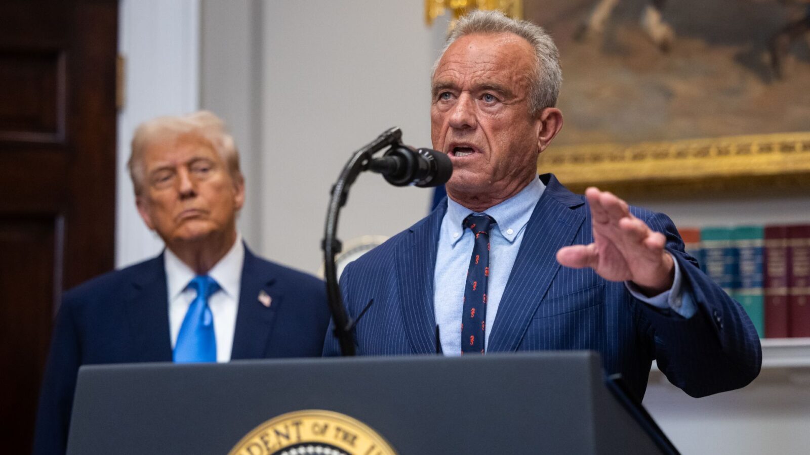 Foto di ringraziamento con Trump creata dall’intelligenza artificiale provoca polemiche Foto di ringraziamento con Trump creata dall’intelligenza artificiale provoca polemiche