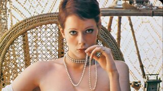 Nuovo set di collane emmanuelle scopre dove si incontrano sesso e arte