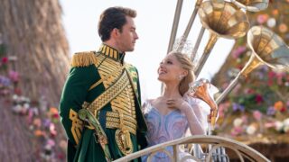 Wicked supera oppenheimer nella classifica dei film di universal di tutti i tempi