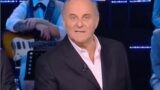 Gerry scotti critica la rai sui social con il like di de martino foto