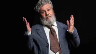 Lello Arena rivela come Cioè offre opportunità ai giovani talenti e il suo impegno a trasmettere l esperienza in tv