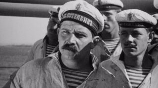 Capolavoro rivoluzionario che ancora parla al nostro presente a distanza di un secolo