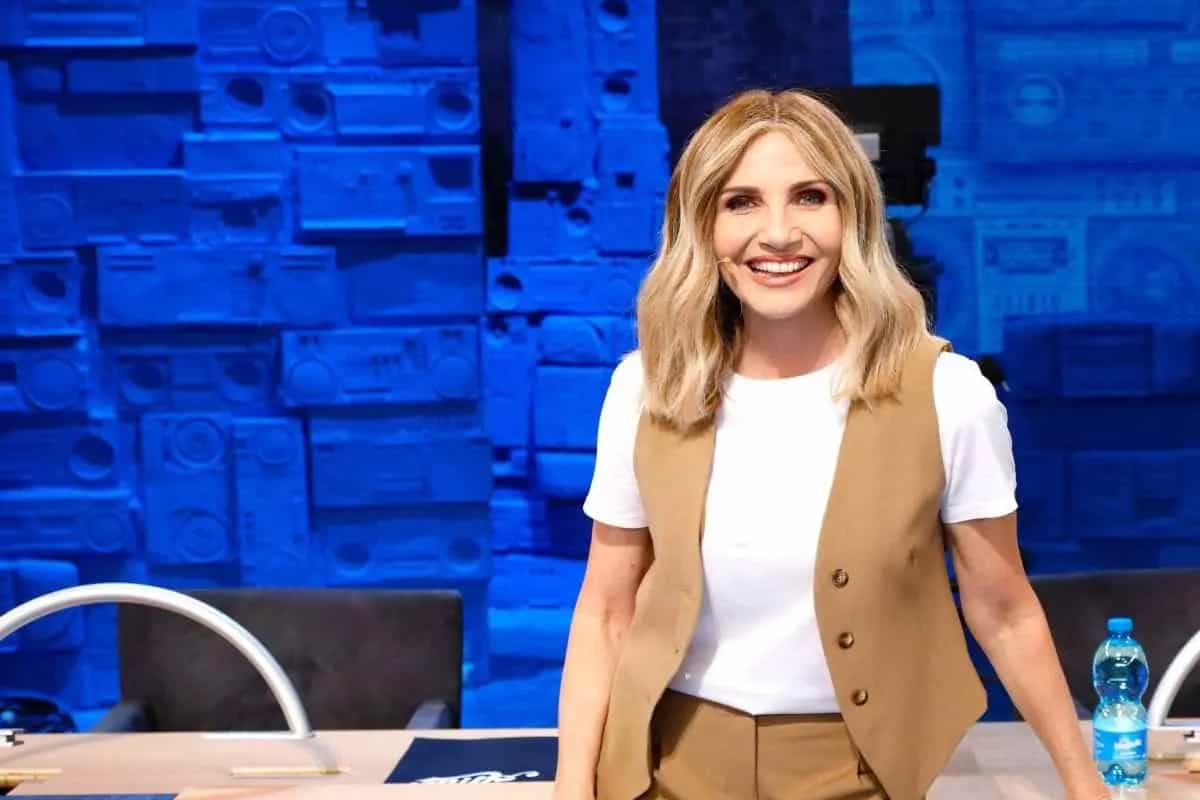 Amici 25 il gesto sorprendente di lorella cuccarini che commuove l’allievo