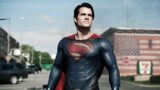 Henry Cavill indossa il costume di superman di Christopher Reeve in foto di Zack Snyder