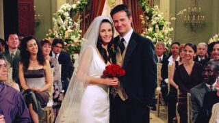 Perché gli amici non avrebbero mai dovuto riscrivere la storia di origine di monica e chandler