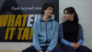 Netflix presenta in anteprima la serie young adult romance finding her edge