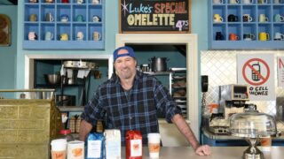 Warner bros studio tour festeggia il 25esimo anniversario di gilmore girls a stars hollow