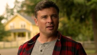 Il film spin-off di batman di dc del 2028 rende più probabile di sempre un sequel di smallville