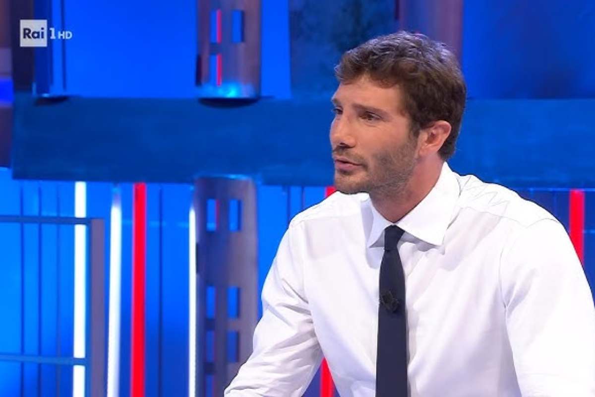 affari tuoi stefano de martino si scusa e punta a recuperare la fiducia