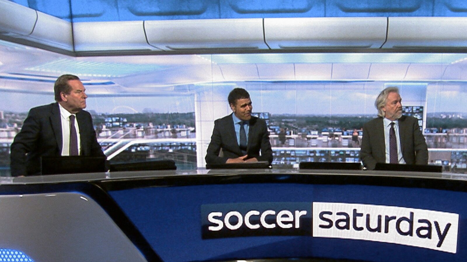 teddy lasso stagione 4 con squadra femminile e cameo femminili da Jumptheshark.it teddy lasso stagione 4 con squadra femminile e cameo femminili