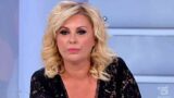 Uomini e donne spoiler confessa notte con il cavaliere tina fa piangere la dama