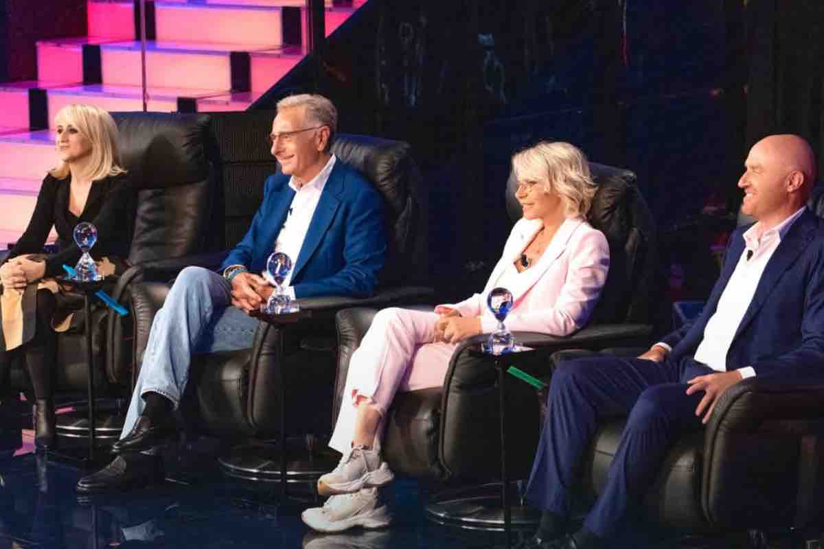 Ascolti tv 6 dicembre 2025 tui sì que vales chiude al 28,3 percento e ballando con le stelle semifinale al 25,6 percento Ascolti tv 6 dicembre 2025 tui sì que vales chiude al 28,3 percento e ballando con le stelle semifinale al 25,6 percento