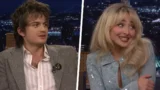 Joe keery sabrina carpenter flirt in corso gossip esplode