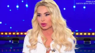 Valeria marini racconta tutto nella docuserie netflix primi dettagli