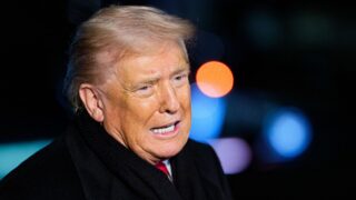 Trump si autodefinisce dittatore al forum economico mondiale 2026