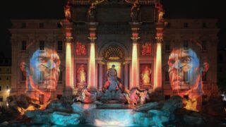 Fontana di trevi si trasforma in opera di luce in anteprima italiana di the beauty