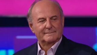 Gerry scotti assente stasera 30 gennaio 2026 non va in onda la ruota dei campioni