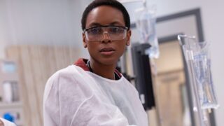 The pitt stagione 2 rivela cosa è successo a dr collins