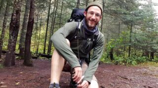Infermiere di terapia intensiva ucciso dai federali: video rivela che teneva solo un telefono non una pistola