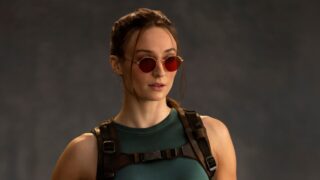 Lara croft protagonista della serie tomb raider di amazon interpretata da sophie turner