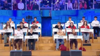Amici 25 serale a rischio: chi sono i cantanti esclusi dai prof di canto