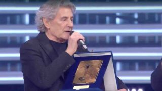 Fausto leali riceve premio alla carriera città di sanremo
