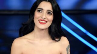 Levante sul palco dell’Ariston 2026. In tanti credono di sapere come e perché ha scelto il suo nome d’arte, ma sbagliano! Perché la cantante si chiama così e a chi lo deve