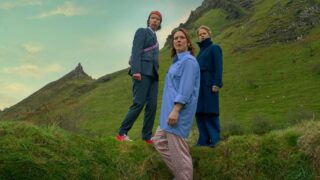 Stelle della commedia nera irlandese di netflix come arrivare in paradiso da belfast