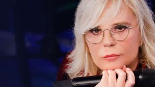 Anticipazioni amici febbraio 2026: altra allieva eliminata in lacrime,  ingresso e giudici speciali