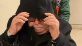 Lino banfi in sedia a rotelle preoccupa i fan cosa è successo