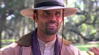 Walton goggins e tarantino: il controverso western crime da 449 milioni torna al numero 1 nello streaming dopo 14 anni