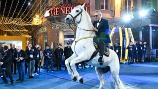 Bocelli a cavallo a sanremo come fa a montare senza vedere