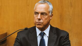 Sostituto di harry bosch nel the lincoln lawyer torna con aggiornamento entusiasmante prima della stagione 5