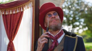 Serie storica di crimini in otto parti di hulu con la star di harry potter conquista il punteggio perfetto su rotten tomatoes