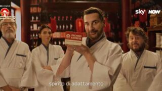 Guido meda adotta il metodo caressa: pechino express trasforma i cronisti in stelle del piccolo schermo