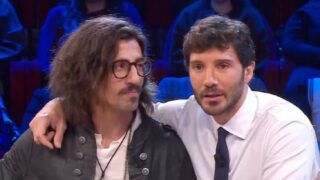 Affari tuoi jonathan accetta l’offerta del dottore ecco quanto ha vinto stasera 1 febbraio 2026