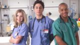 Scrubs revival come tratterà la stagione 9 nella continuità spiegato da zach braff