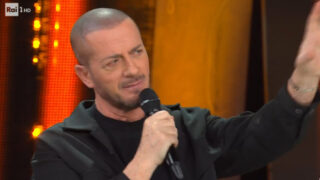 Raf segreto per eterna bellezza: come resta in forma e senza rughe
