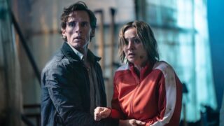 Kaley cuoco e sam claflin discutono le prospettive della stagione 2 di vanished dopo il finale scioccante della stagione 1